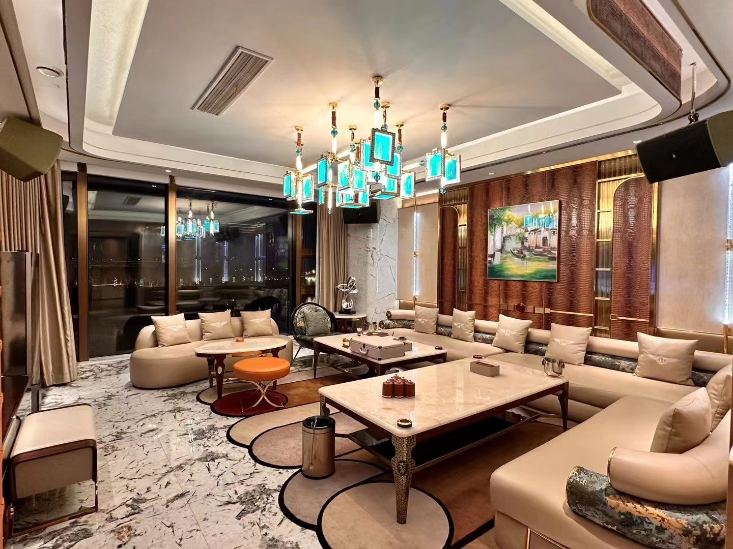 滨城区KTV预订享受极致欢唱体验_ 深夜订房网